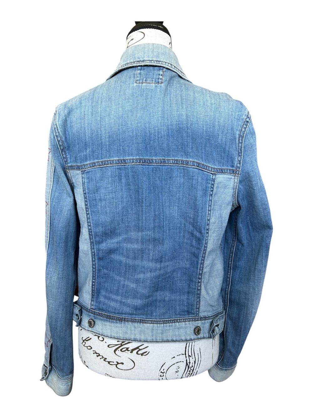 American Eagle Outfitter Denim Jean Jacket with Red Stars on sleeves size M - Picture 3 of 7